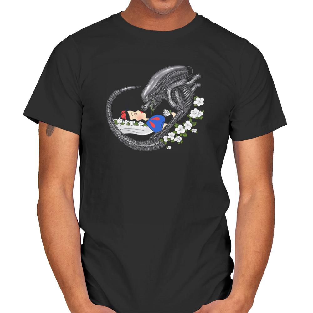 True Love's Kiss - Extraterrestrial Tees