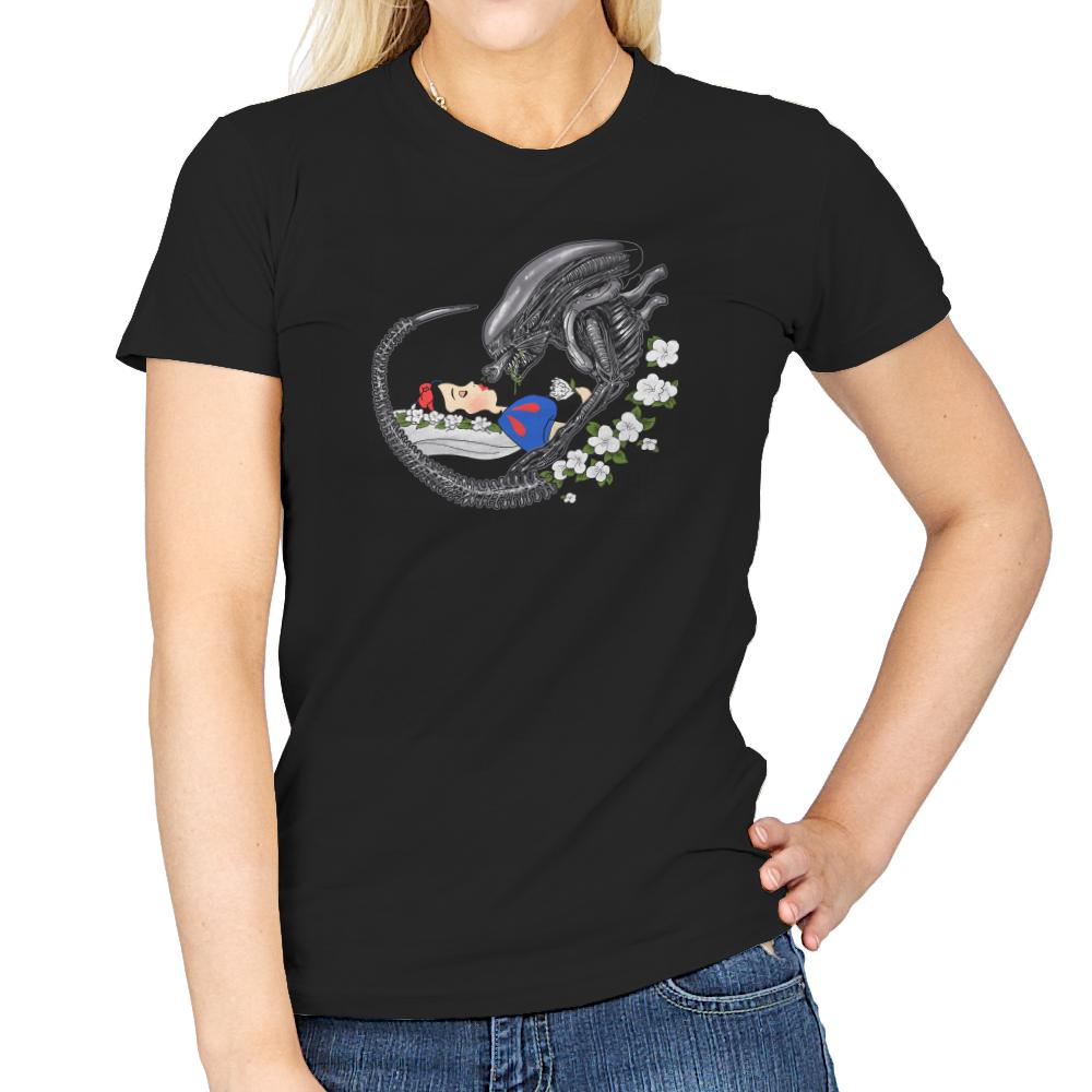 True Love's Kiss - Extraterrestrial Tees